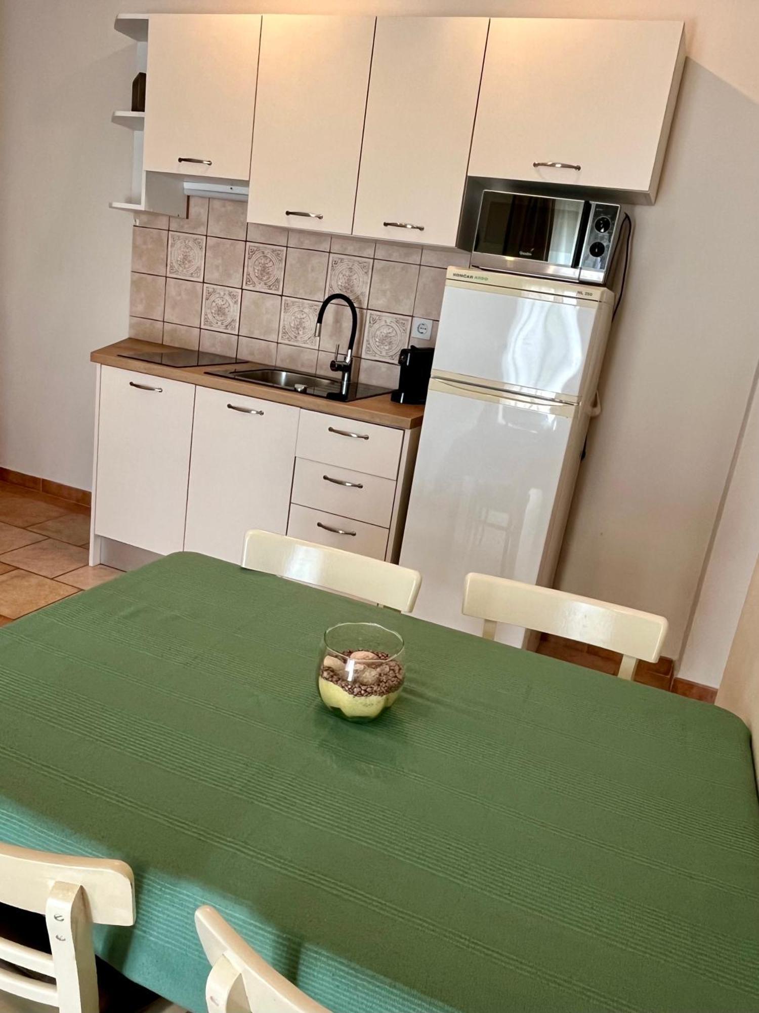 Bed&Breakfast Nada プリヴラカ エクステリア 写真